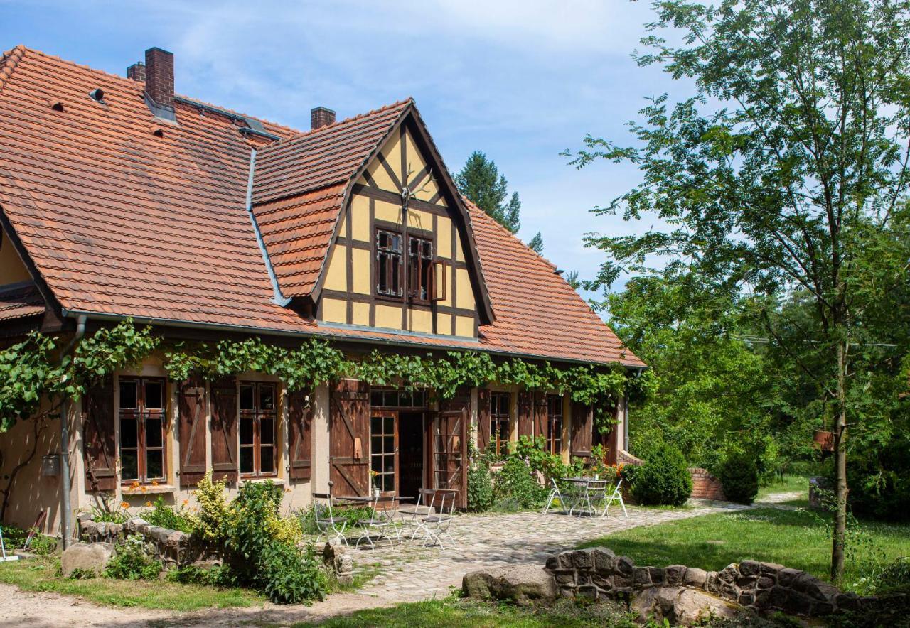 Отель Forsthaus Strelitz Нойштрелиц Экстерьер фото